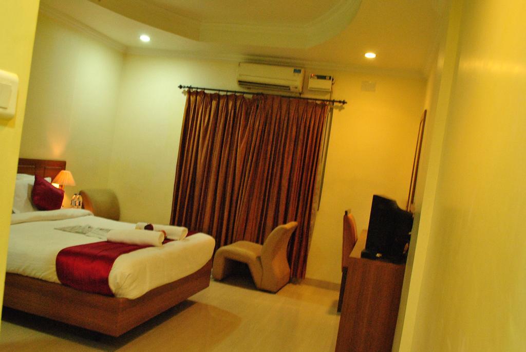 Hotel Sona'S Tiruchirappalli Exterior photo
